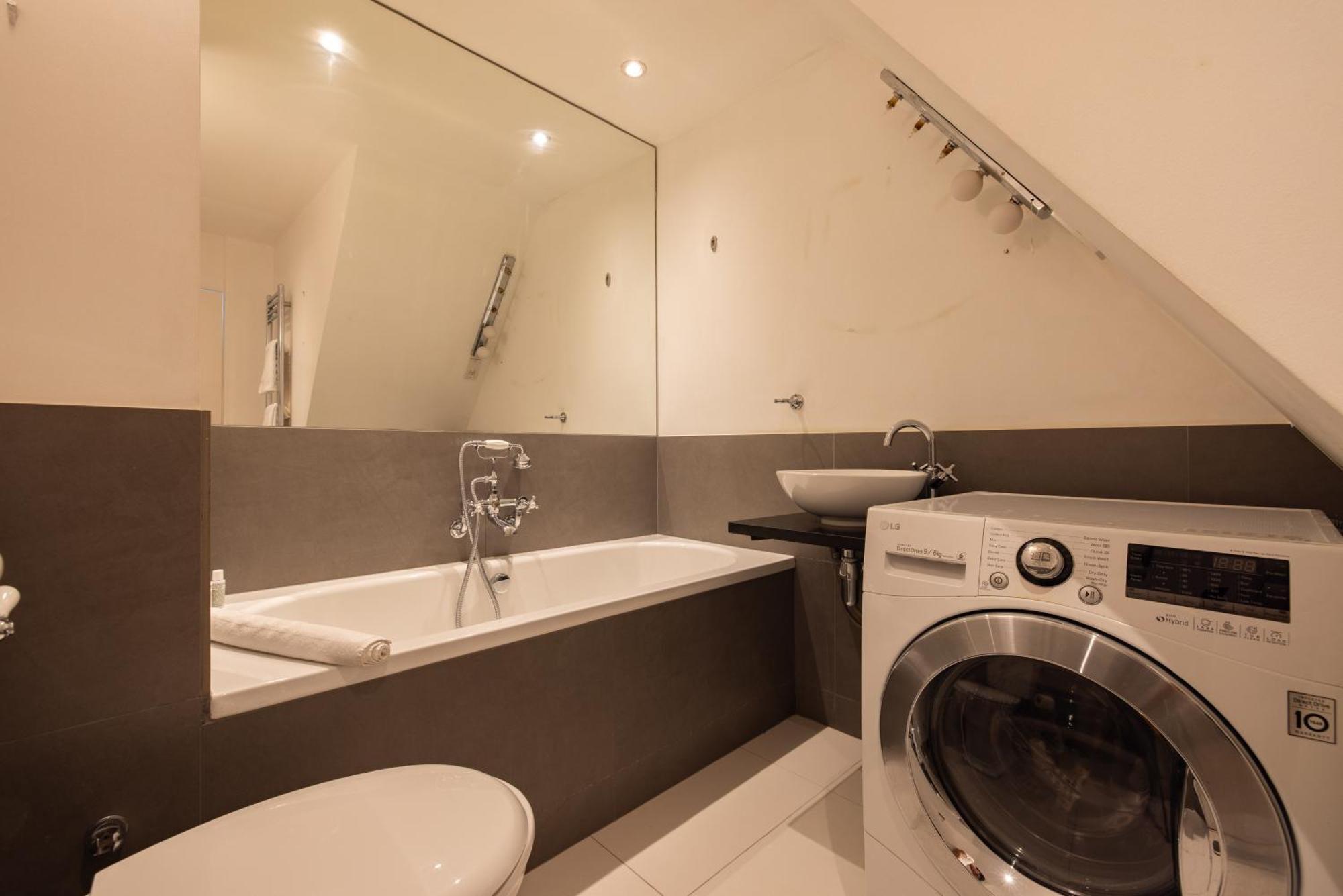 The Philbeach Gardens Place - Lovely 5bdr Flat With Terrace Apartament