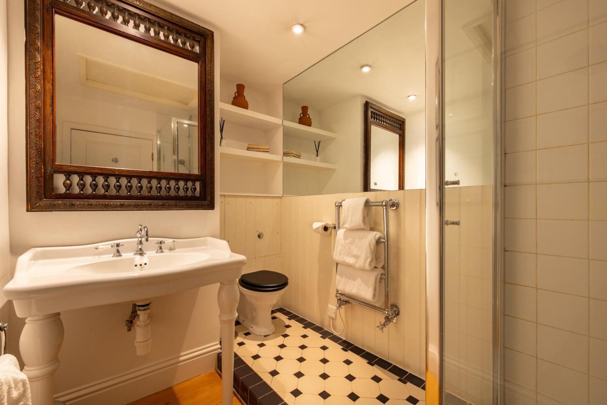 Apartament The Philbeach Gardens Place - Lovely 5bdr Flat With Terrace Londra